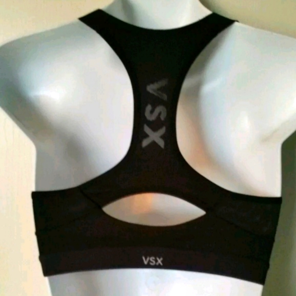 NEW Victoria's Secret brand sports bra size 32C